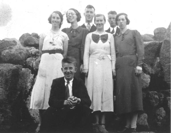 187: Cast of a school play; l-r kneeling Pat Ryan; standing front Liz Counsel, Bess Ryan,  Jenny Reddy, Anne Ryan; back Vince McCarthy, Leonard Reddy. (circa 1937)  - Pat, Bess and Anne children of Denis Ryan &amp;amp; Mae Dunphy; Liz daughter of Thomas  Counsel &amp;amp; Mary Cochrane; Jenny and Leonard children of James Reddy &amp;amp; Mary Anne  Murphy; Vince son of James McCarthy &amp;amp; Julia Reddy